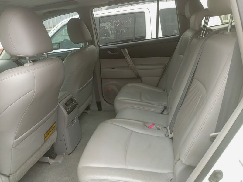 Thumbnail 5 of 2010 Toyota Highlander Sport